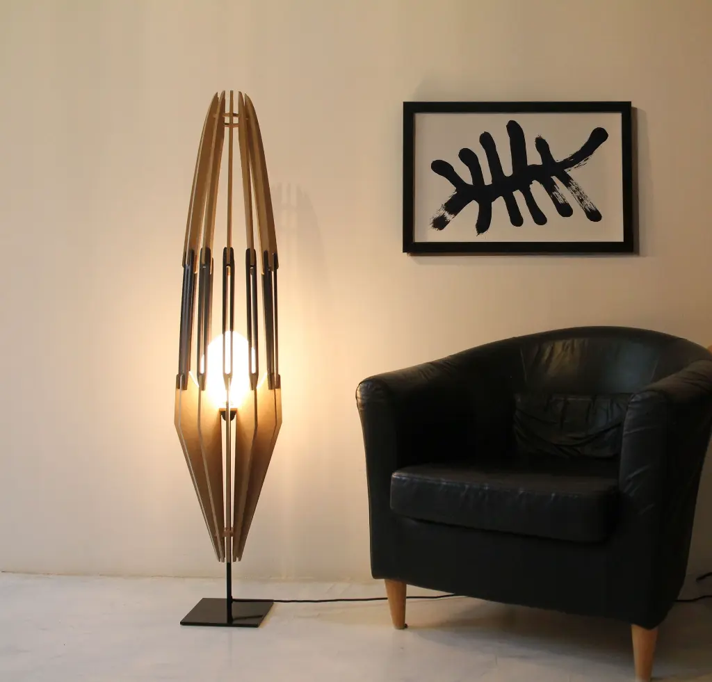 Installation Fire illuminée par une lumière chaude