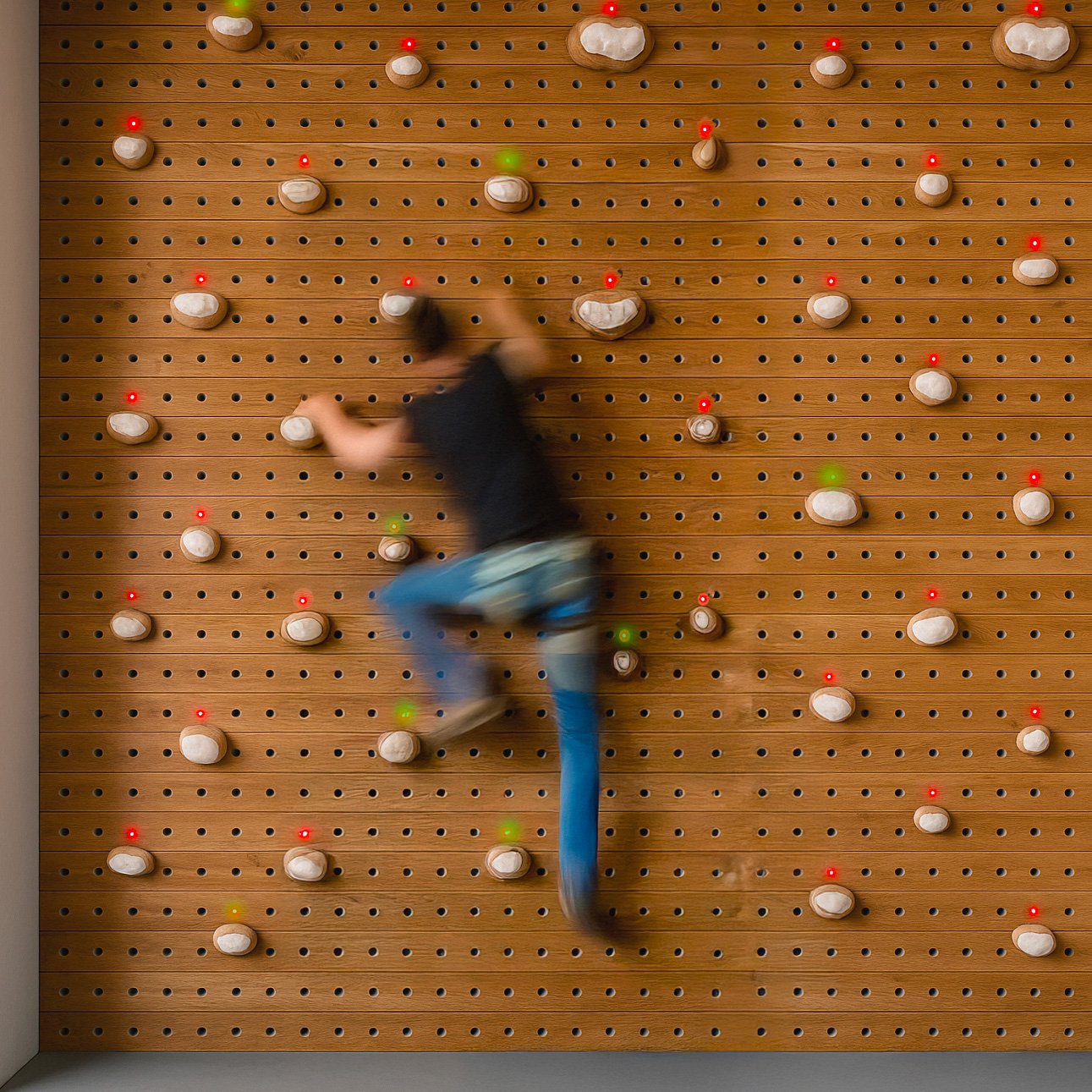 Prototype Climb Form installé sur un mur d’escalade