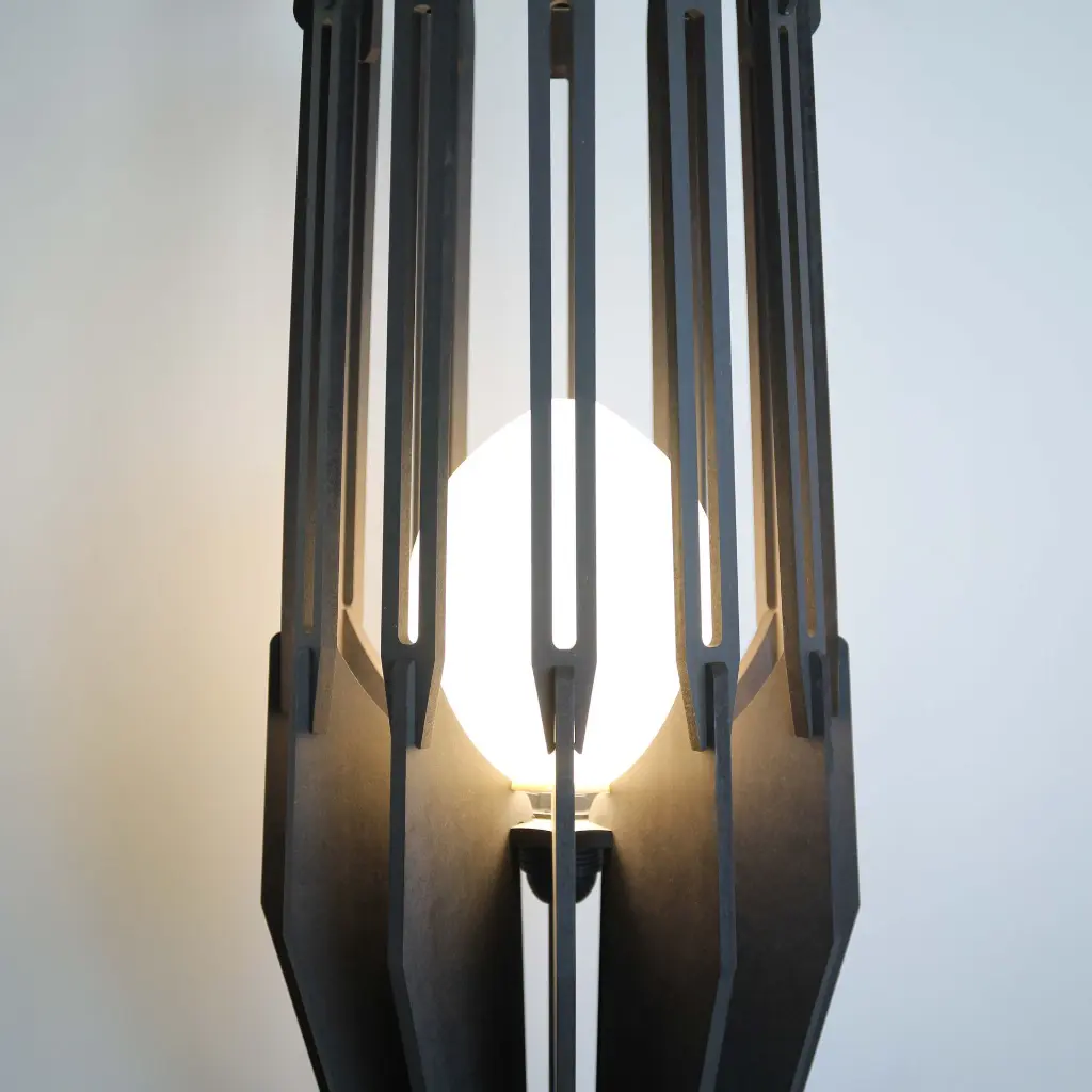 Vue de l’installation Fire éclairant un escalier